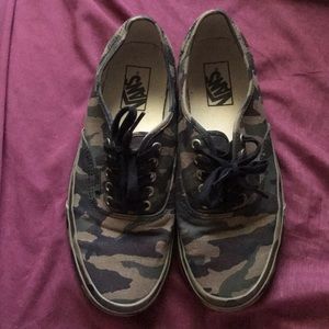 brand new camo vans